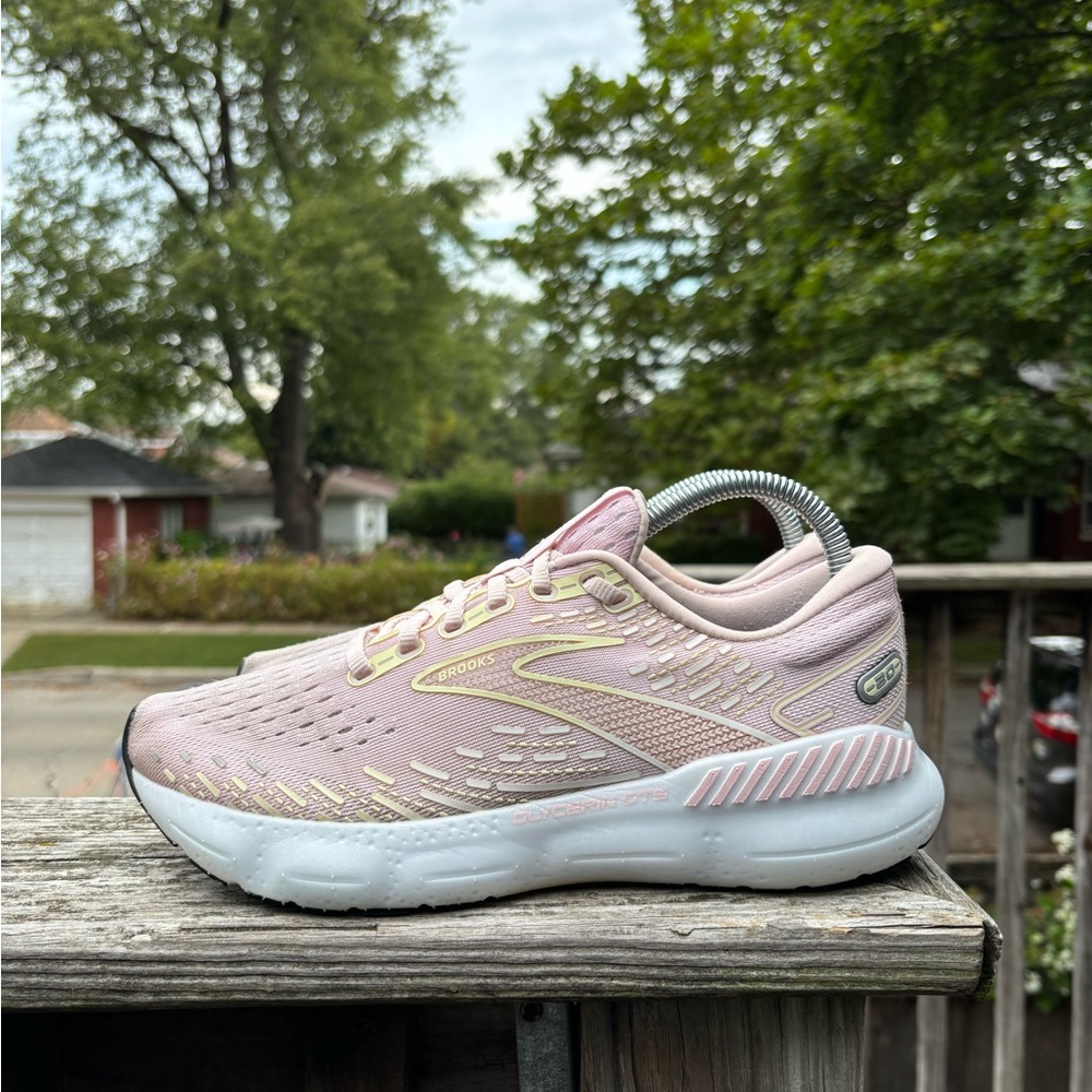 Size 8 - Brooks Glycerin GTS 20 Low Pink Women’s